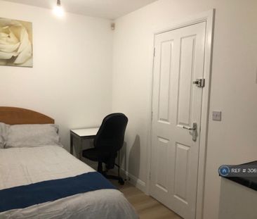1 bedroom in a house share to rent - Photo 3