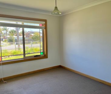 LIVING BY THE BAY - Photo 5