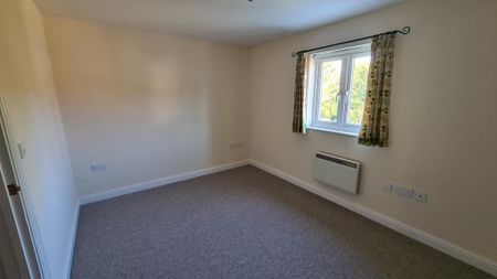 2 bedroom terraced house to rent - Photo 2