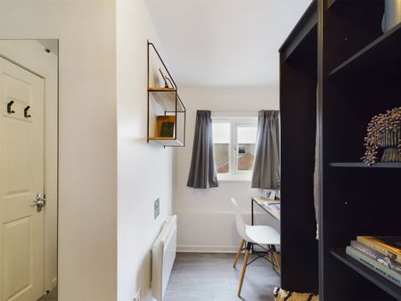 Room in a Shared House, Ruskin Avenue, M14 - Photo 4