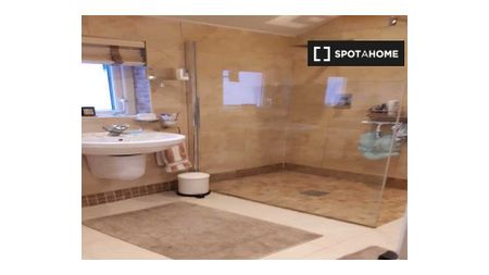 Room for rent in 2-bedroom house in Dublin - Photo 5