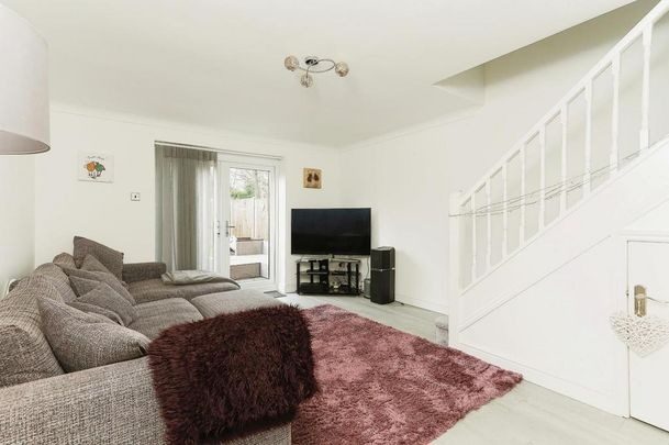 2 bedroom terraced house to rent - Photo 1