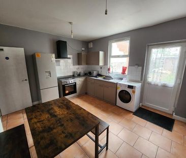 4 bedroom house share to rent - Photo 4