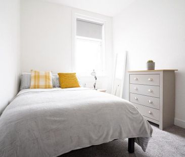 8 bedroom terraced house to rent - Photo 2