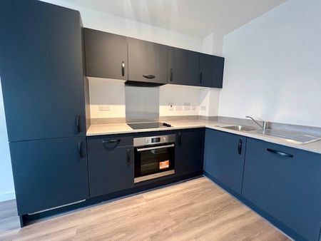 Nightingale Walk, Farnham, Surrey, GU9 - Photo 4