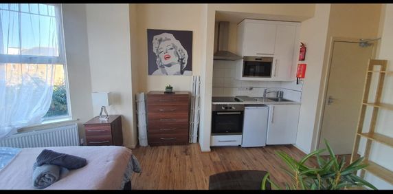 Studio Flat, Willesden Green, NW2 - Photo 2