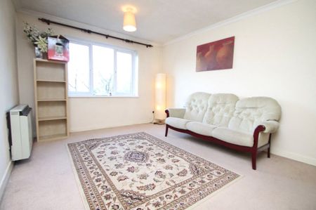 Romana Court, Sidney Road, Staines-upon-Thames, Surrey, TW18 4QJ - Photo 5