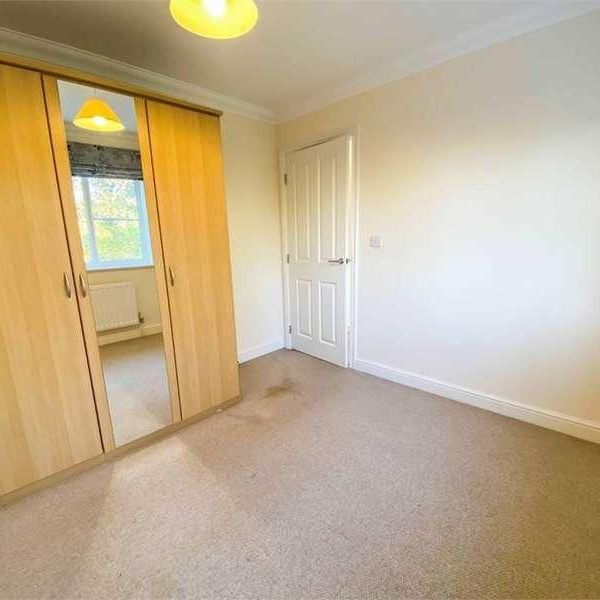 Aldenham Close, Langley, SL3 - Photo 1