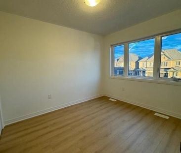 75 SAGEWOOD AVENUE - Photo 2