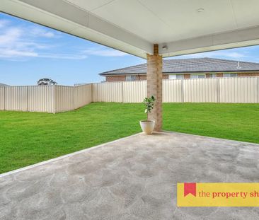 MODERN FAMILY HOME IN A GREAT LOCATION - Photo 5