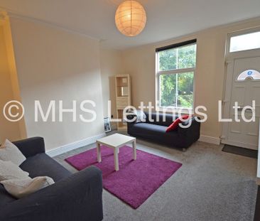 3 Bedroom Mid Terraced House for rent in Beechwood Grove - Photo 1