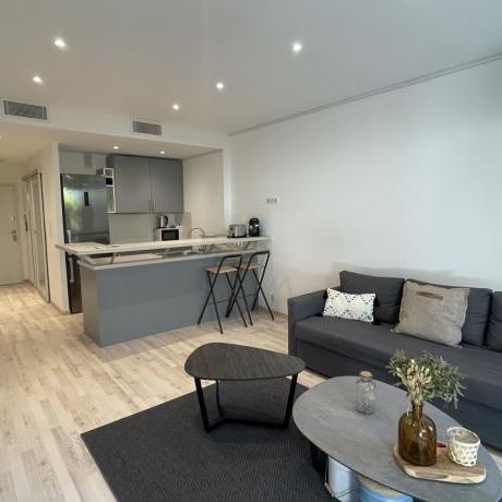 Location Appartement 1 pièce 34m² MARSEILLE 8ème - Photo 1