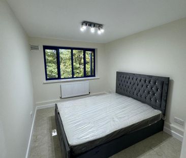 1 bedroom in a flat share to rent - Photo 5