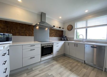 Quiet Convenience - Photo 2