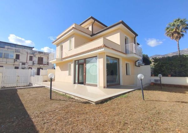 Porzione di bifamiliare in affitto