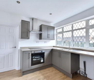 3 bedroom semi-detached house to rent - Photo 5