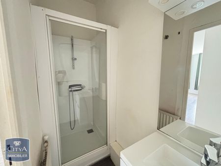 Location Appartement 4 pièces 64m² ST ETIENNE 42000 - Photo 4