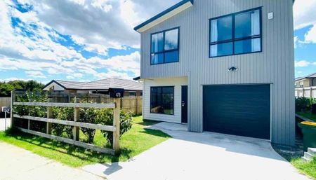 Coastal Living Made Easy – Your Perfect Family... - Photo 4