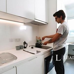 Studio to rent - Photo 2