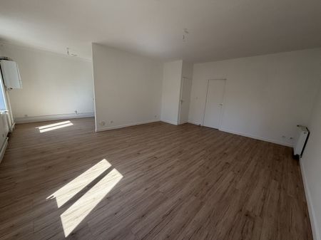 Location Appartement 3 pièces 65m² - Photo 2