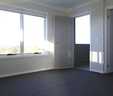 Three Bedroom Townhouse - Photo 2