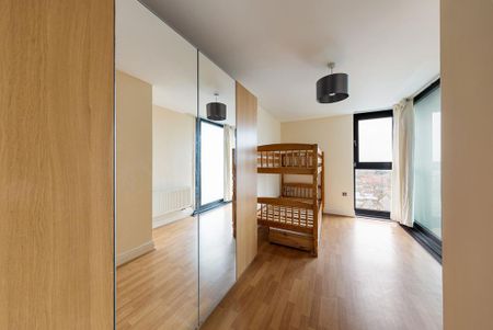 2 bedroom flat to rent - Photo 3