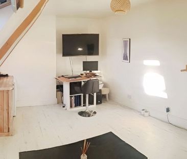 Top Floor Apartment Moments From The Beach - Photo 2