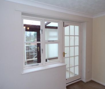 2 bedroom terraced house to rent - Photo 1
