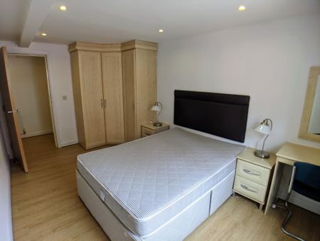 2 bedroom flat to rent - Photo 4