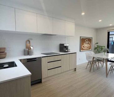 Effortless Living in a Desirable Location - Photo 2