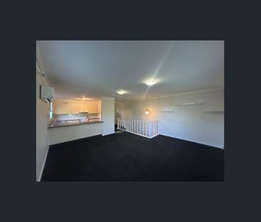 Split Level 2 Bedroom Home - Photo 1