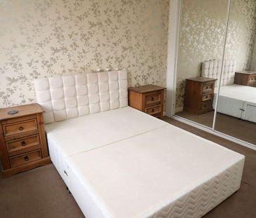 Old Mead, Southend-on-sea, SS2 - Photo 2