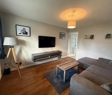 2 bedroom semi-detached house to rent - Photo 2