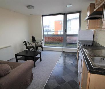 2 bedroom apartment to rent - Photo 2