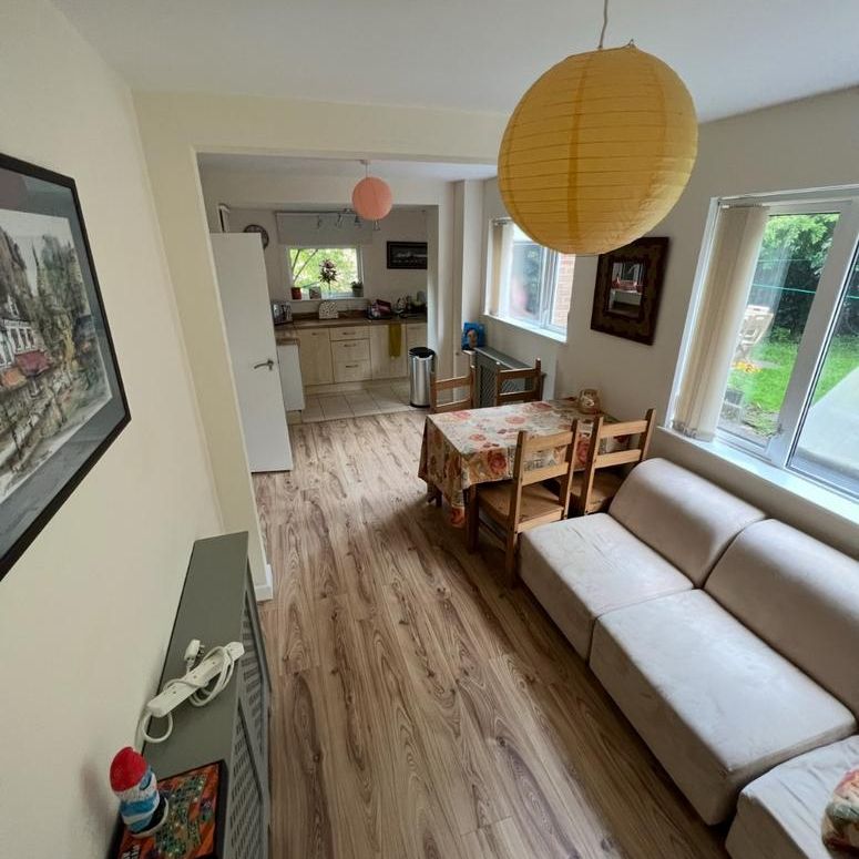 3 bedroom semi-detached house to rent - Photo 1