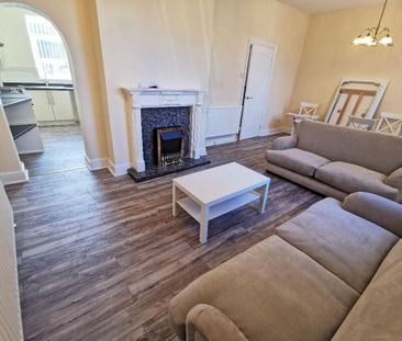 2 bedroom maisonette to rent - Photo 1