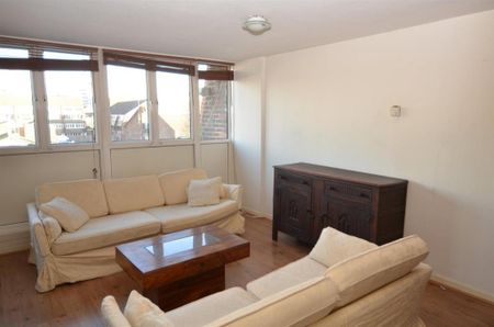 2 bedroom maisonette to rent - Photo 3