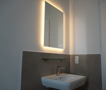 Wiesbaden-Rheingauviertel! Komplett sanierte 3-ZKB Stilaltbauwohnun... - Foto 1