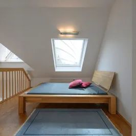 Fully Furnished with A/C for up to 6 months with Balcony - Photo 2