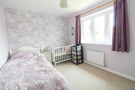 3 bedroom detached house to rent - Photo 4