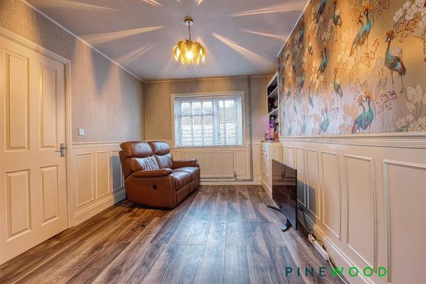 3 bedroom end of terrace house to rent - Photo 1