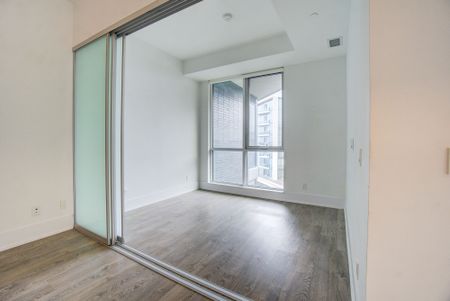 For Lease - 1 Edgewater Drive Unit# PH33, Toronto, Ontario - Photo 2