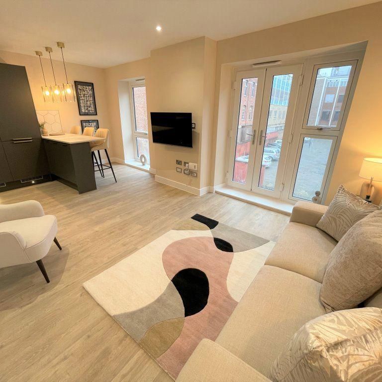 1 bedroom in a house share to rent - Photo 1