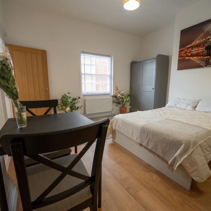 Studio to rent - Photo 1