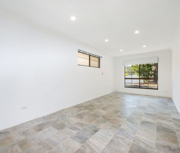 Entertainers Delight - Large 4 Bedroom Home - Photo 6