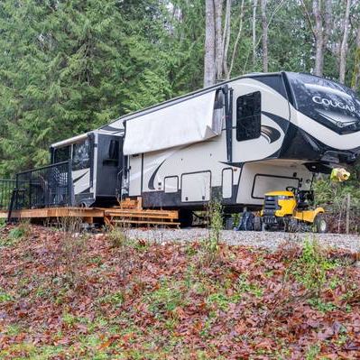 High end RV for rent - Photo 4