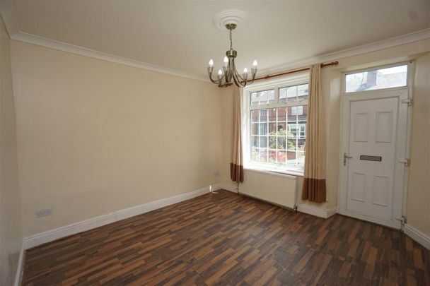 4 bedroom House To Let - Photo 1