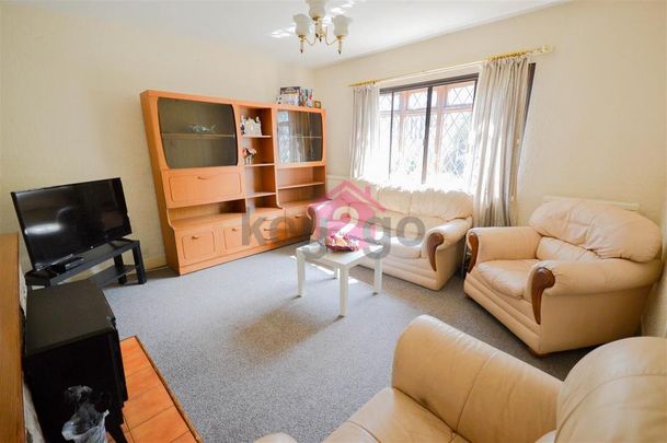 3 bedroom semi-detached house to rent - Photo 1