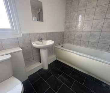 Magennis Close, Gosport - Photo 3