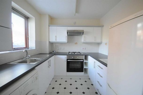 2 bedroom terraced house to rent - Photo 1